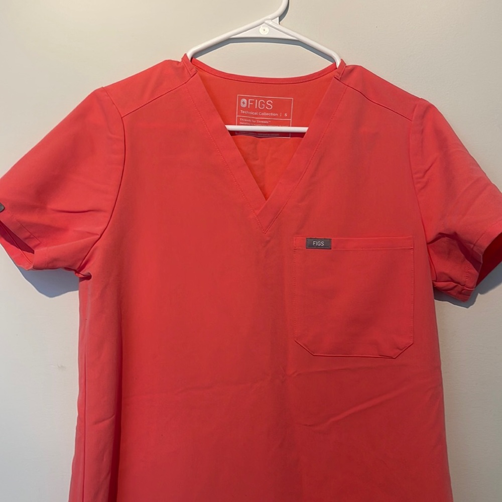 Coral top not red